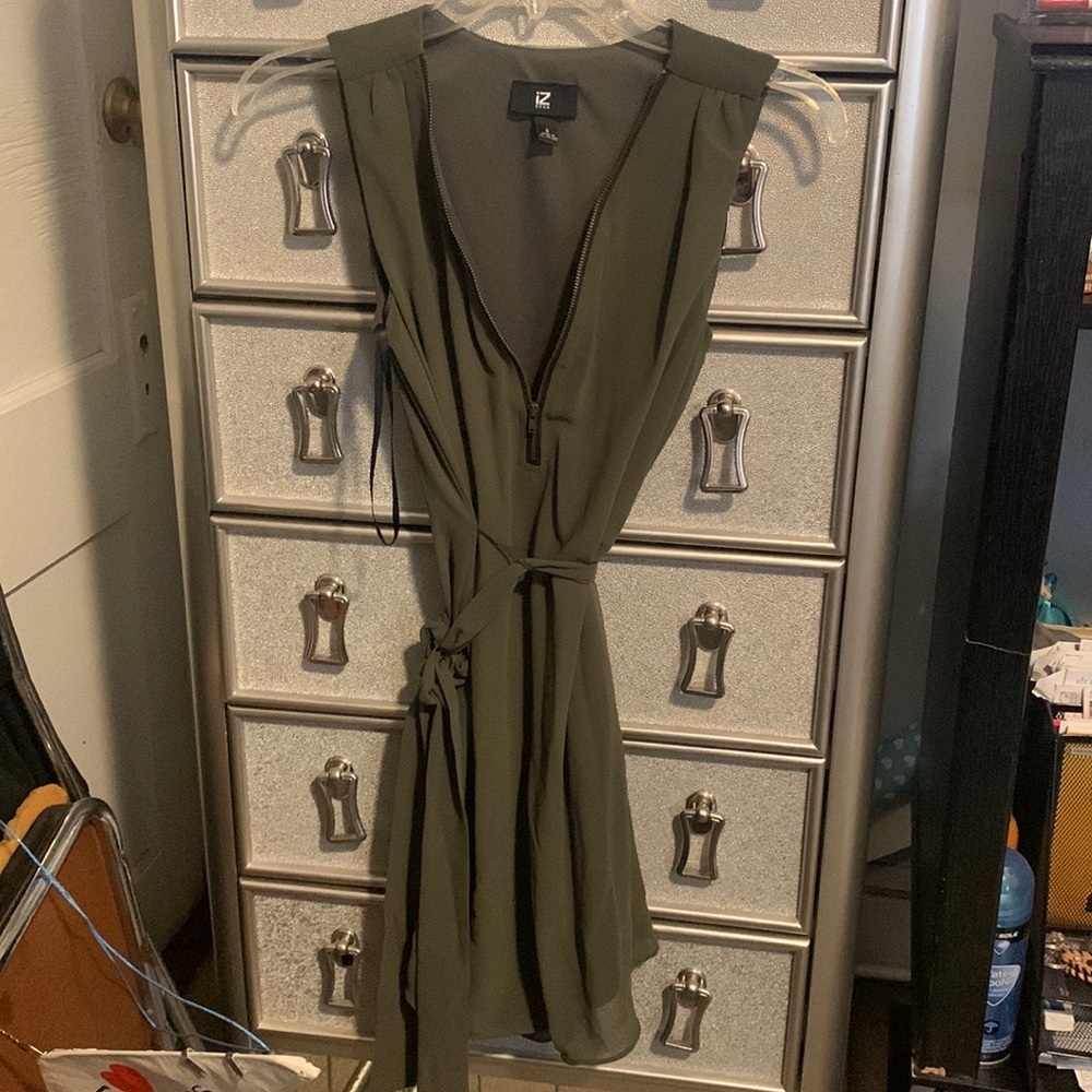 Olive knee dress size small